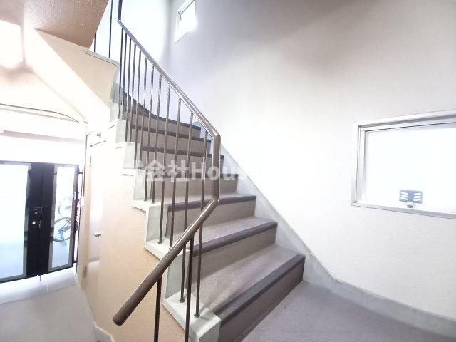 ツル元町のロビー