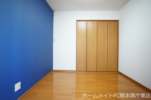 上益城郡嘉島町大字上島のアパートの洋室