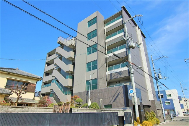 スクウェアＪの外観