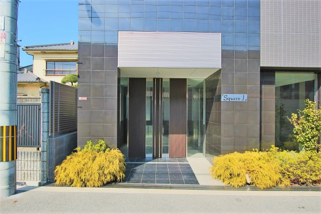 スクウェアＪのエントランス