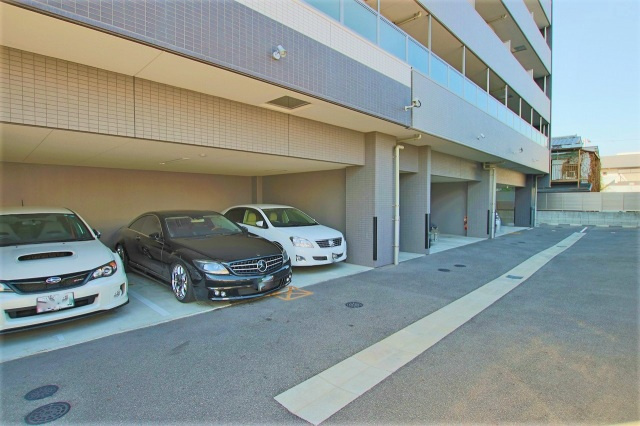 スクウェアＪの駐車場