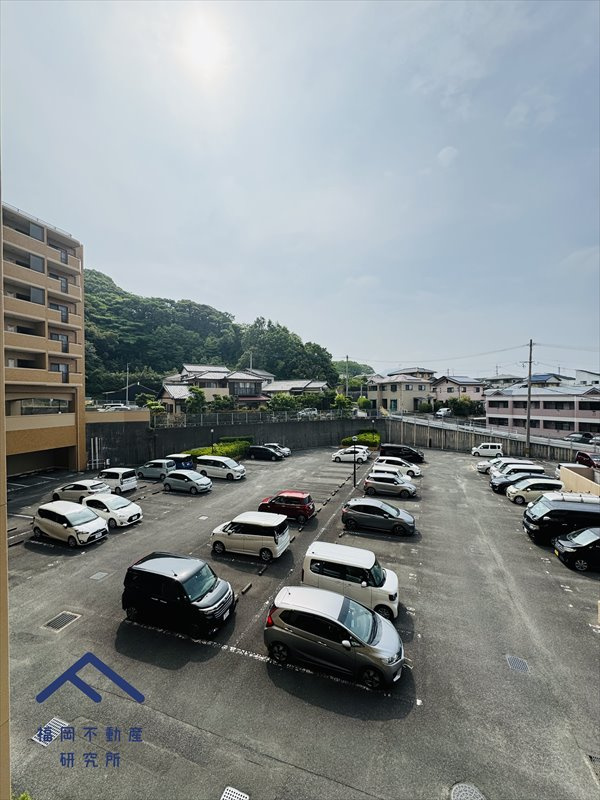 ダイアパレスビューパーク前原の駐車場