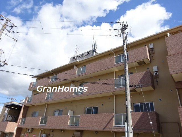 サニーパレス神陵台の外観