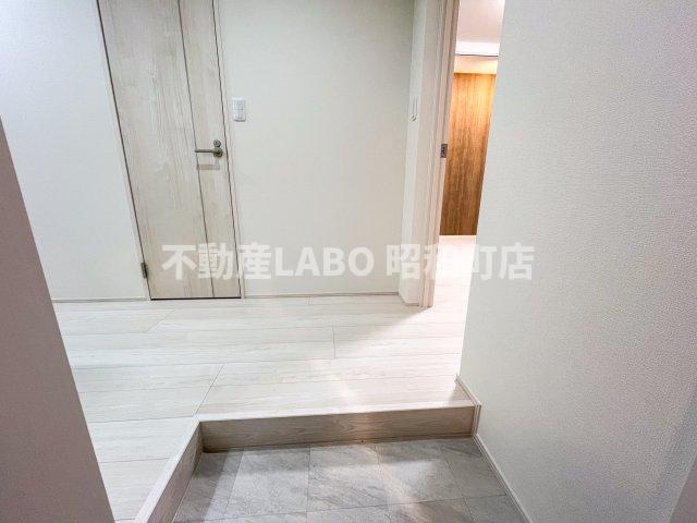 フジパレスあびこＷＥＳＴの玄関