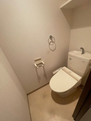 【トイレ】 | ウインステージ箱崎 | 別号室の写真になります。現況優先。