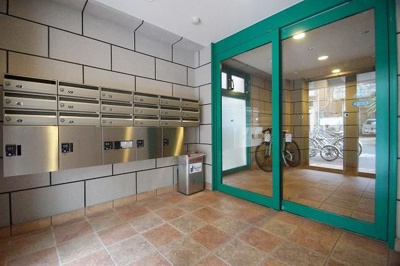 【エントランス】 | シャトー’01