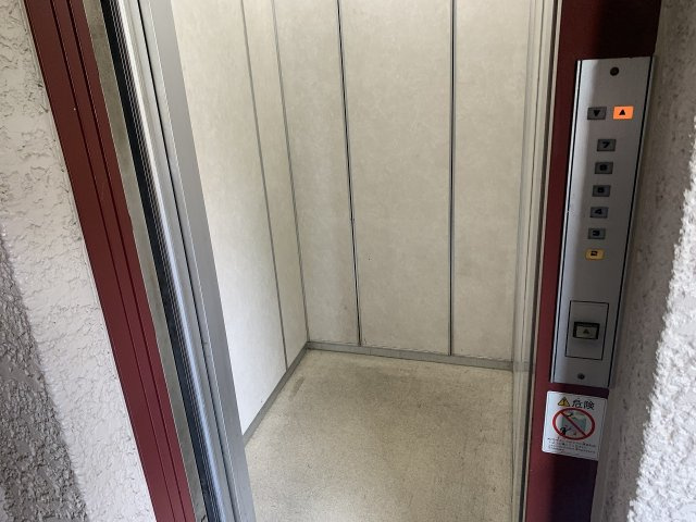 ユニーブル上社のその他共用部分|エレベーターがあるので、重い荷物があるときも安心です！