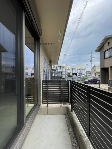 ジェレミ・スクウェアⅡのバルコニー