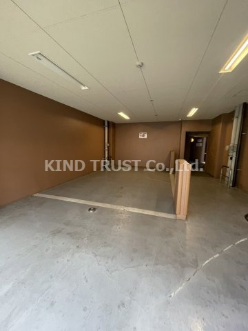 プレサンス天神橋ディオレの駐車場|カースペースがあります