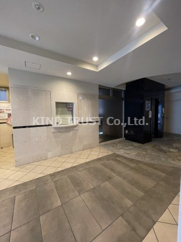 プレサンス天神橋ディオレのロビー|清潔なロビーです