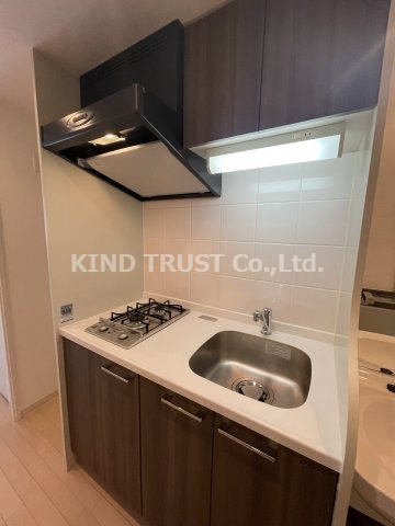 プレサンス天神橋ディオレのキッチン|コンパクトなキッチンで掃除もラクラク