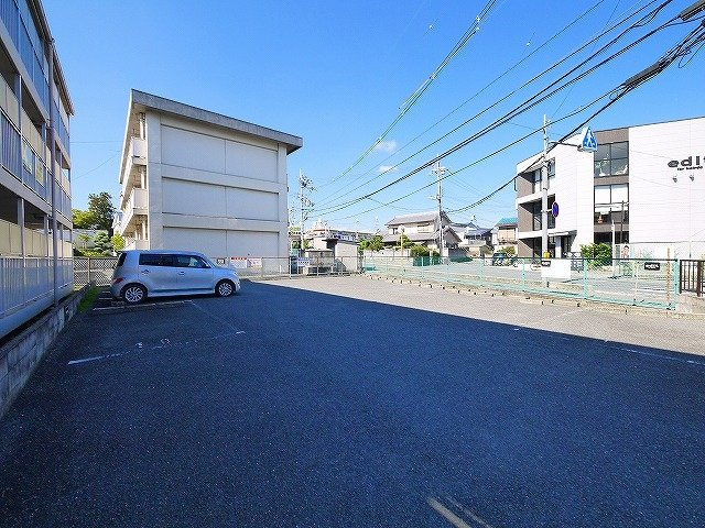 サンライズ西大寺の駐車場|駐車場に車を止められます
