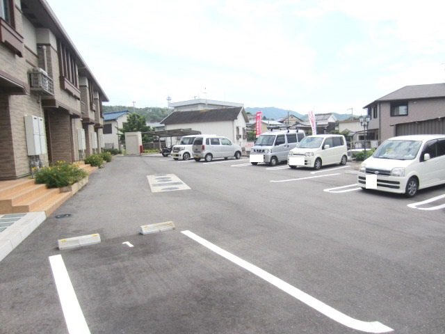 【駐車場】