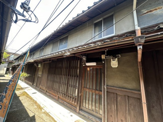 【外観】 | 京福北野線北野白梅町駅徒歩14分、車通りに面していない閑静な住宅地です♪