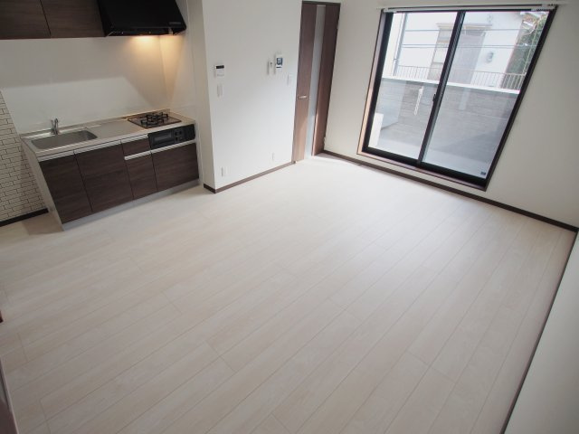 フォレスト青崎の居間・リビング