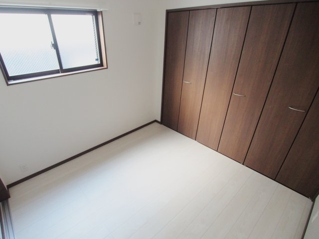 フォレスト青崎の洋室