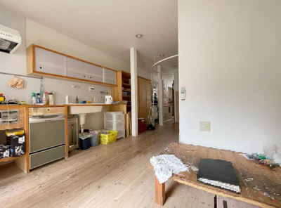 【居間・リビング】 | 神戸市垂水区清水が丘１丁目　中古戸建