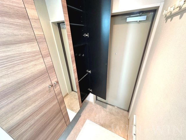 アン・ソレイユの玄関