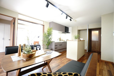 【居間・リビング】 | 【上質リノベ】ダイアパレス己斐 | 室内（2024年5月24日13：00頃）撮影