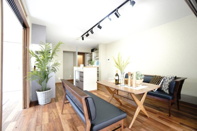 【居間・リビング】 | 【上質リノベ】ダイアパレス己斐 | 室内（2024年5月24日13：00頃）撮影