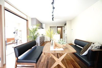 【居間・リビング】 | 【上質リノベ】ダイアパレス己斐 | 室内（2024年5月24日13：00頃）撮影