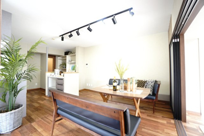 【居間・リビング】 | 【上質リノベ】ダイアパレス己斐 | 室内（2024年5月24日13：00頃）撮影