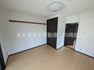 【寝室】 | ブルーウェイブ | 広くて明るい寝室