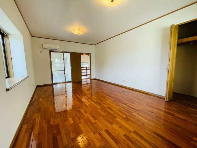 うるま市兼箇段　Kタウン　A号棟の洋室