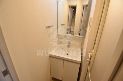 【独立洗面台】 | スプランディッド十三本町 | 独立洗面化粧台が付いています