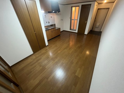 【居間・リビング】 | ロイヤルコート天美東