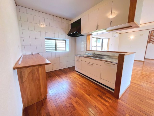 うるま市兼箇段　Kタウン　B号棟のキッチン|キッチン6.3帖