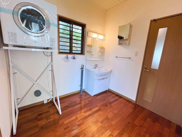 うるま市兼箇段　Kタウン　B号棟の洗面所