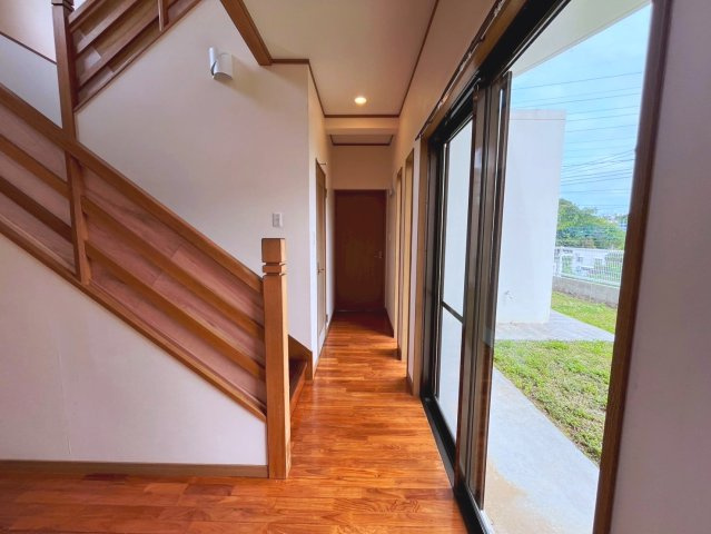 うるま市兼箇段　Kタウン　B号棟の内装|1階廊下