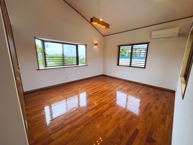 うるま市兼箇段　Kタウン　B号棟の洋室|11.3帖