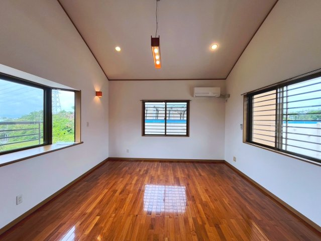 うるま市兼箇段　Kタウン　B号棟の洋室|11.3帖