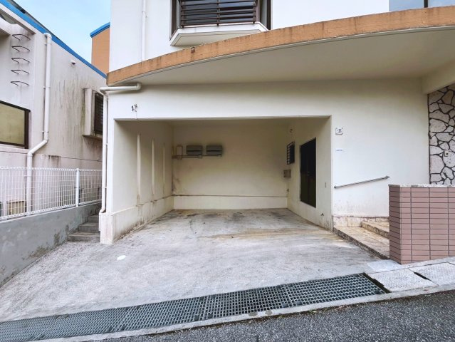 うるま市兼箇段　Kタウン　B号棟の駐車場