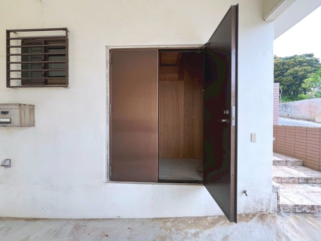 うるま市兼箇段　Kタウン　B号棟の収納|駐車場収納