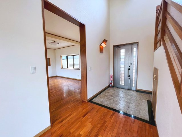 うるま市兼箇段　Kタウン　B号棟の玄関