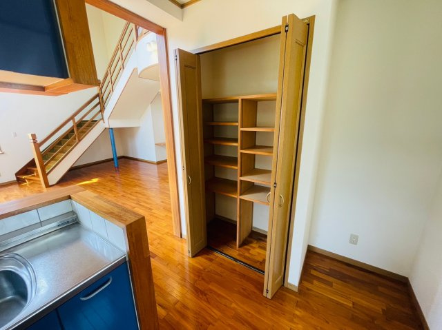 うるま市兼箇段　Kタウン　C号棟の収納|パントリーも広く、たくさん収納できます