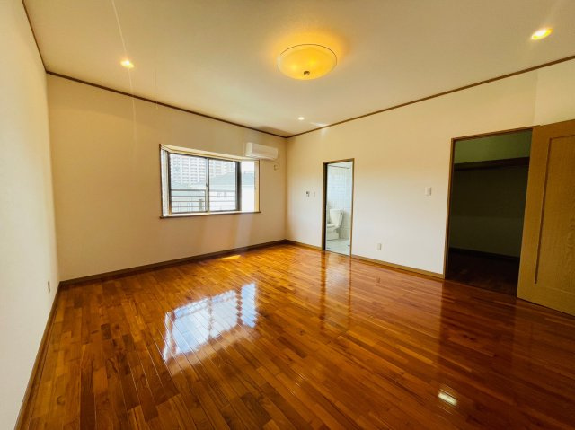 うるま市兼箇段　Kタウン　C号棟の洋室