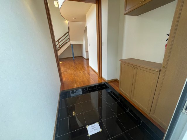 うるま市兼箇段　Kタウン　C号棟の玄関|広々とした玄関です