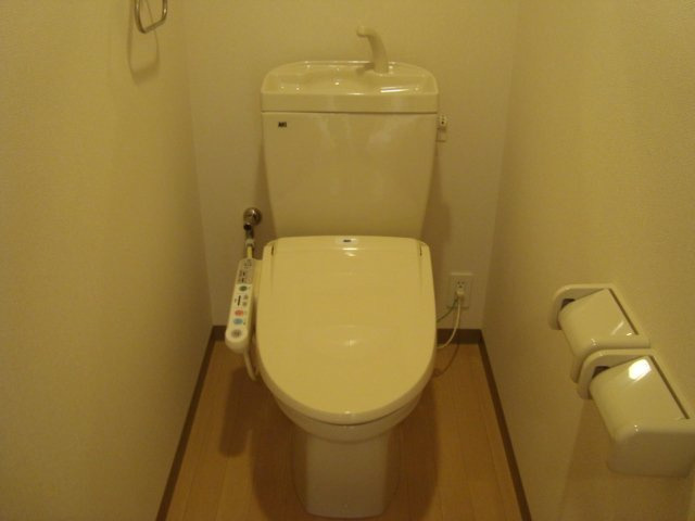 エメラルドA【10,000円キャッシュバック対象物件】のトイレ|トイレもきれいです