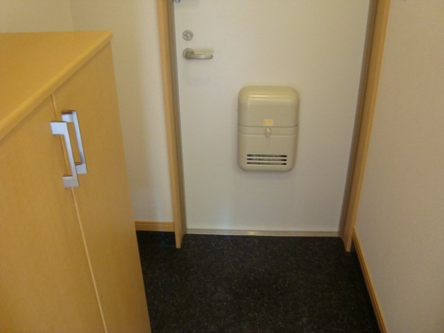 エメラルドA【10,000円キャッシュバック対象物件】の玄関|きれいな玄関です