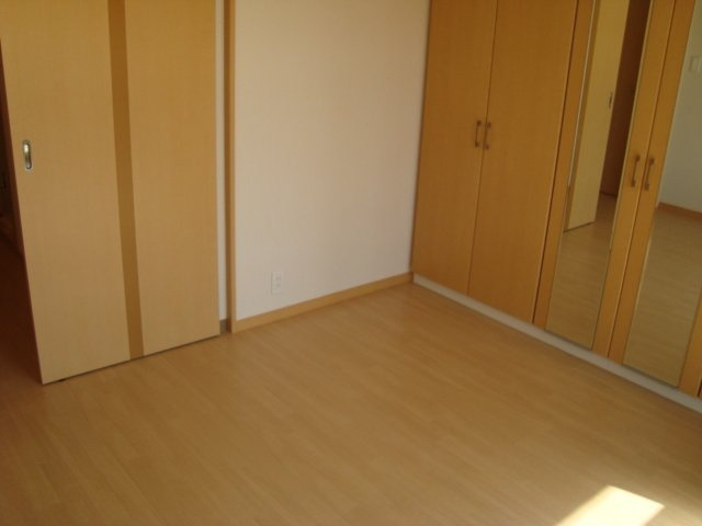 エメラルドA【10,000円キャッシュバック対象物件】の洋室|落ち着いた色調の洋室です