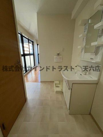 ラインハイツ瀬戸のロビー|ゆとりのあるロビーです