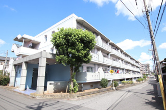 外観（鉄筋コンクリート造３階地下１階建てマンション）
