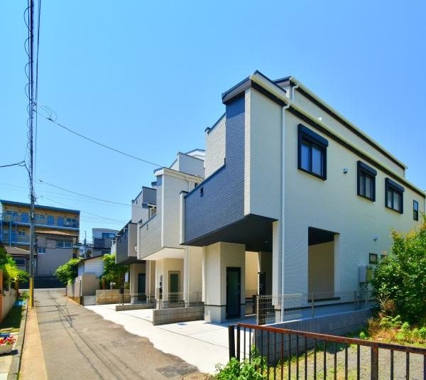 横浜市神奈川区六角橋３丁目の新築一戸建の前面道路含む現地写真|周辺環境も合わせてご案内させて頂きます！
お気軽にお問い合わせ下さい！