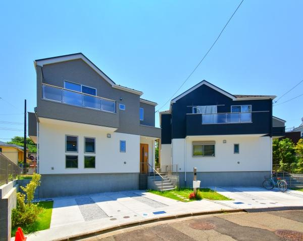 横浜市戸塚区上倉田町の新築一戸建の外観|周辺は落ち着いた住環境。
是非一度、現地ご確認ください。
ご自宅まで送迎も可能です