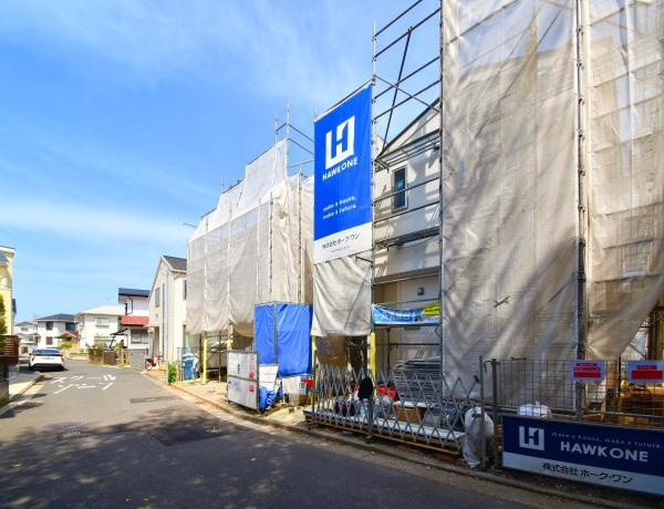 横浜市泉区中田西３丁目の新築一戸建の前面道路含む現地写真|周辺は生活利便施設が点在しています。
是非一度、現地へお越しください！
ご自宅までの送迎も可能です！