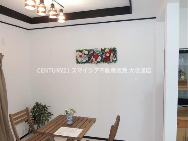 【居間・リビング】 | 羽曳野市はびきの5丁目　収益中古戸建